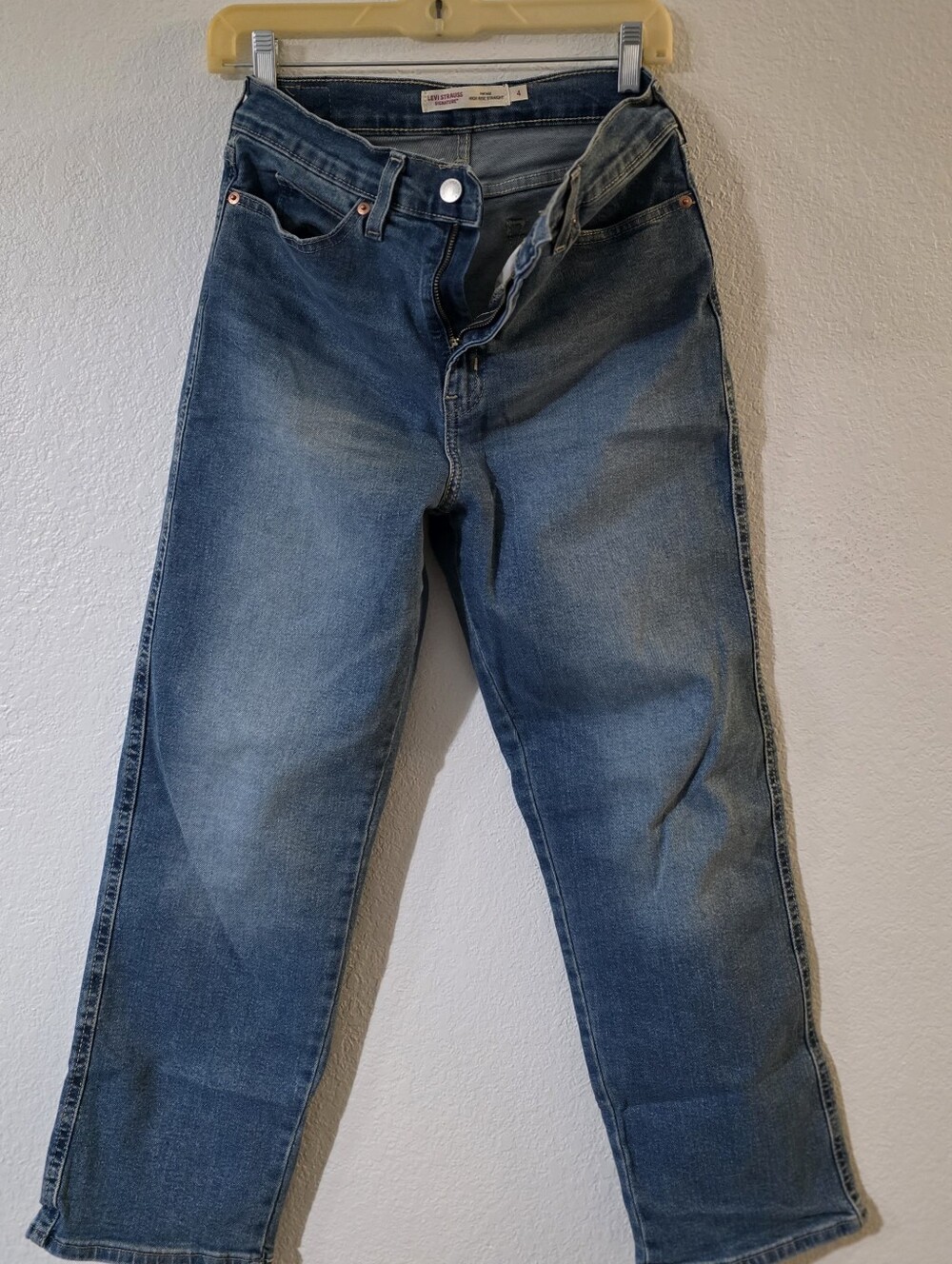 Levi's Medium Blue Straight Leg Women's Jeans